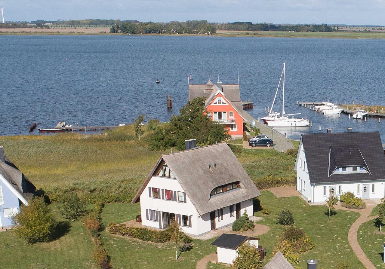 Ferienhaus Boddenblick Und Kranich Vieregge Exterior photo