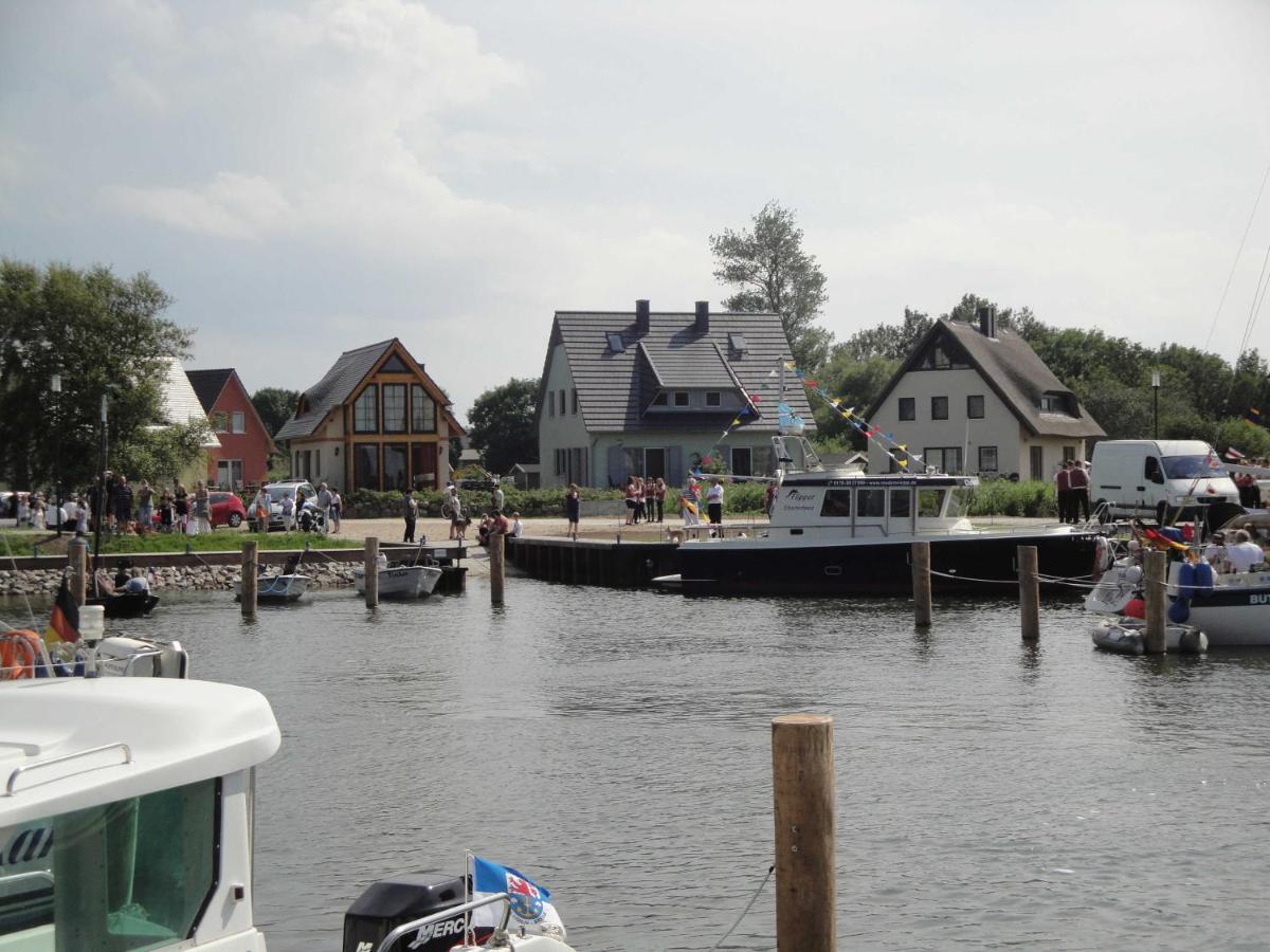 Ferienhaus Boddenblick Und Kranich Vieregge Exterior photo